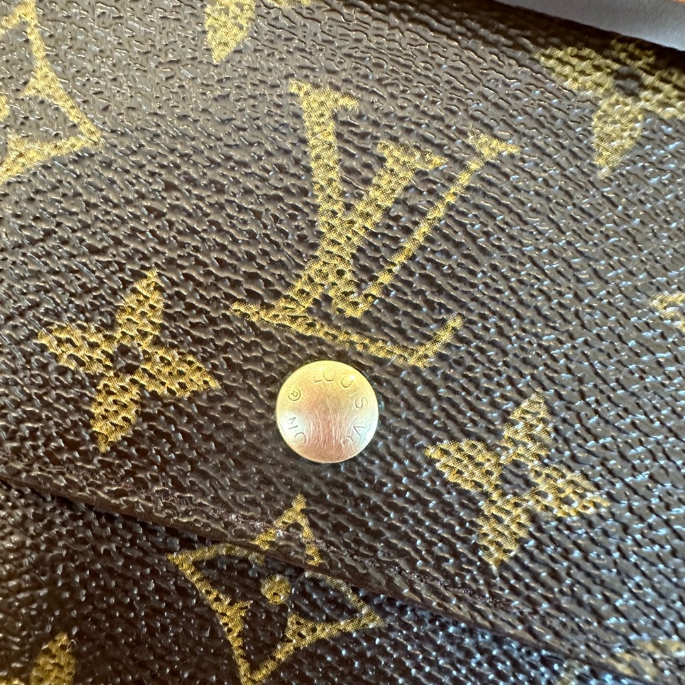 Authentic Louis Vuitton compact wallet - Picture 12 of 13